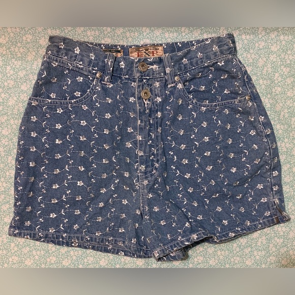 💙 Vintage Express Embroidered High Waist Cotton Jean Shorts, Size: 5/6 - Picture 4 of 9